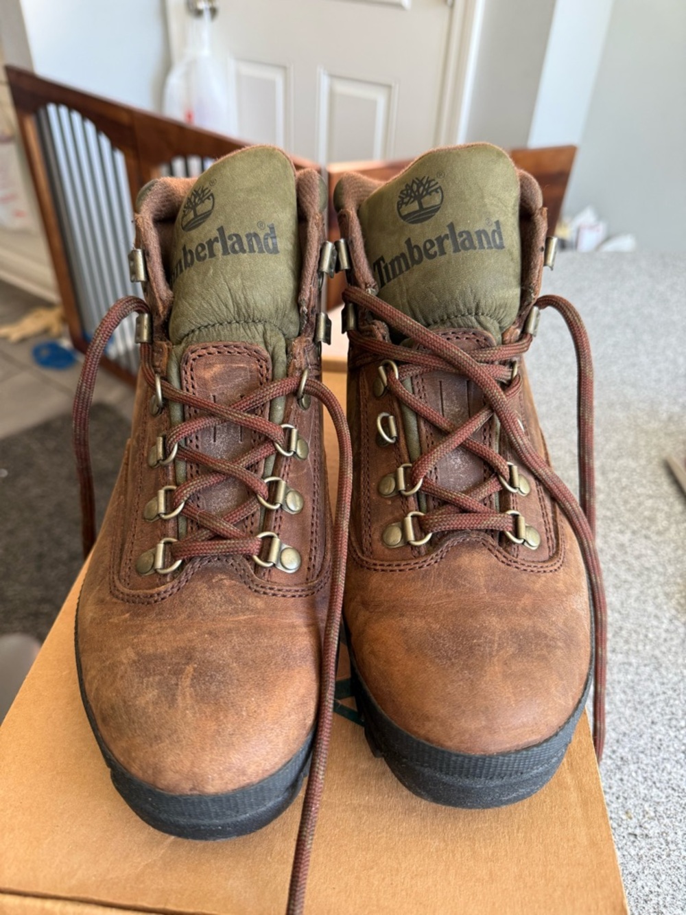 Timberland Women’s Brown Leather Hiking Boots - Rugged Outdoor Footwear - Size 9